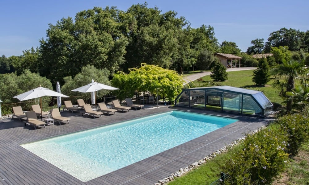 Abri piscine mi-haut motorisé - Domaine de Nazère, France